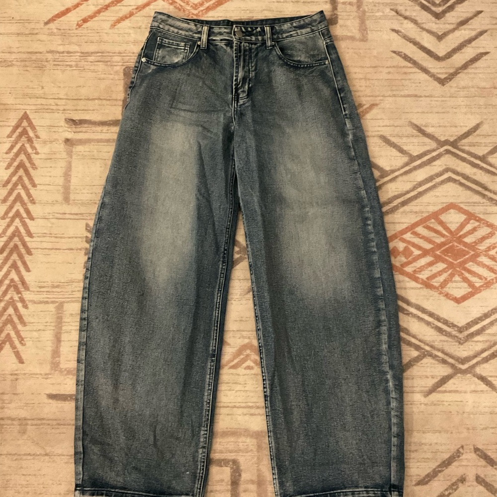 PrettyLittleThing Barrel Jeans